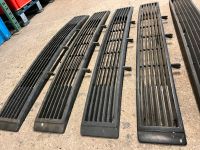 VW Bus T3 Kühlergrill Frontgrill Grill unten 251853663 Top Nordrhein-Westfalen - Heinsberg Vorschau