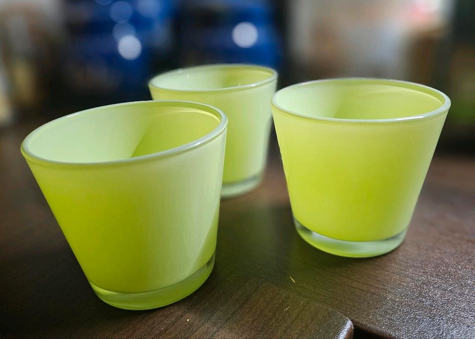 Teelichterhalter lindgrün aus Glas in Stahnsdorf
