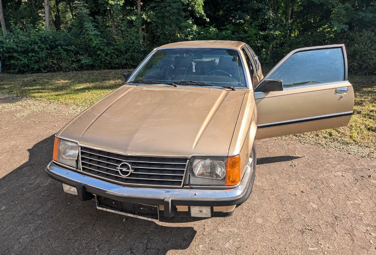 Abbildung des Autos OPEL Monza A 3.0E - Lede…