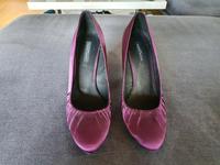 Toller Satin-Pumps bordeaux, Gr. 40,5 Bayern - Essenbach Vorschau