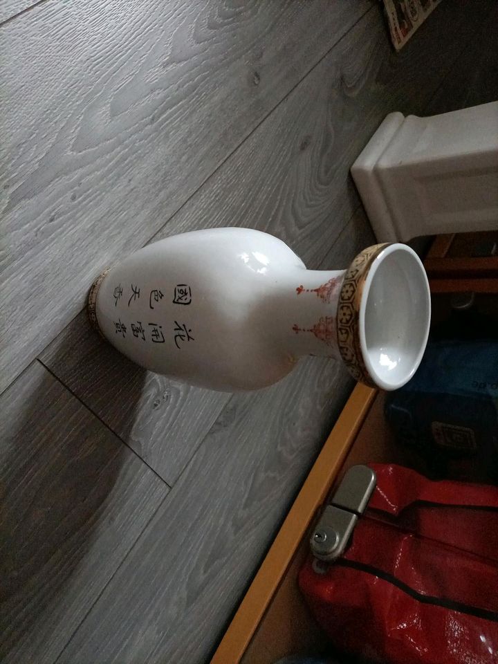 Chinesische Vase in Wöllstadt