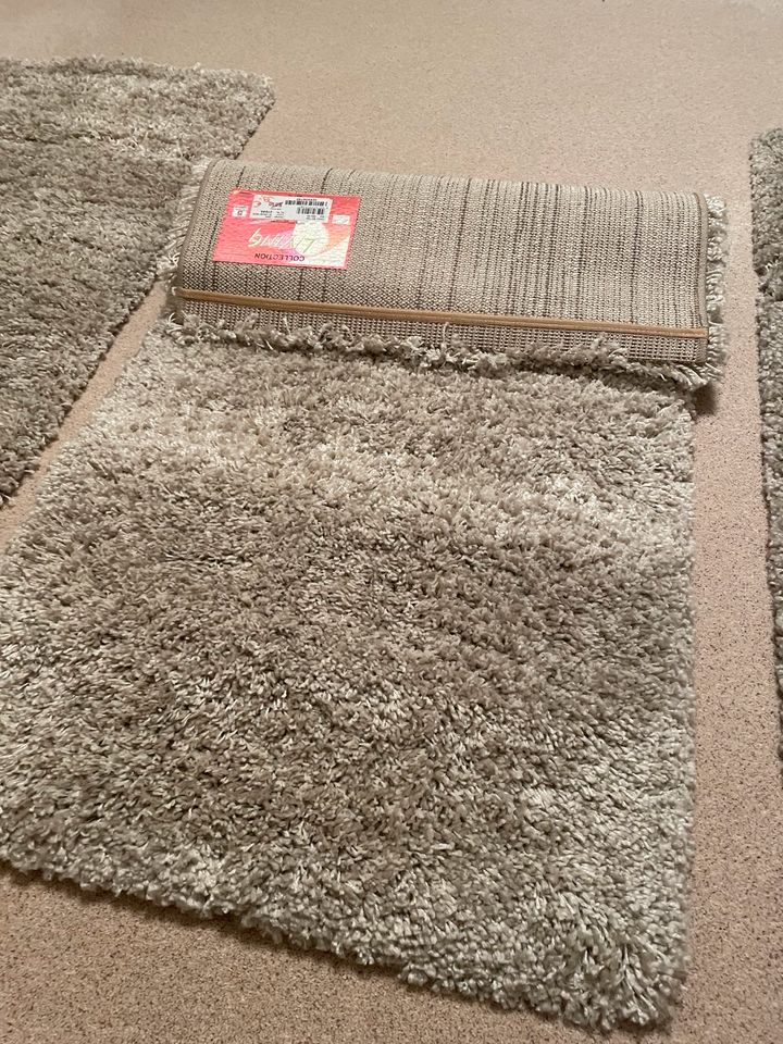 Bettumrandung Schlafzimmer 3 teilig beige Hochflor ...NP 140€... in Schipkau