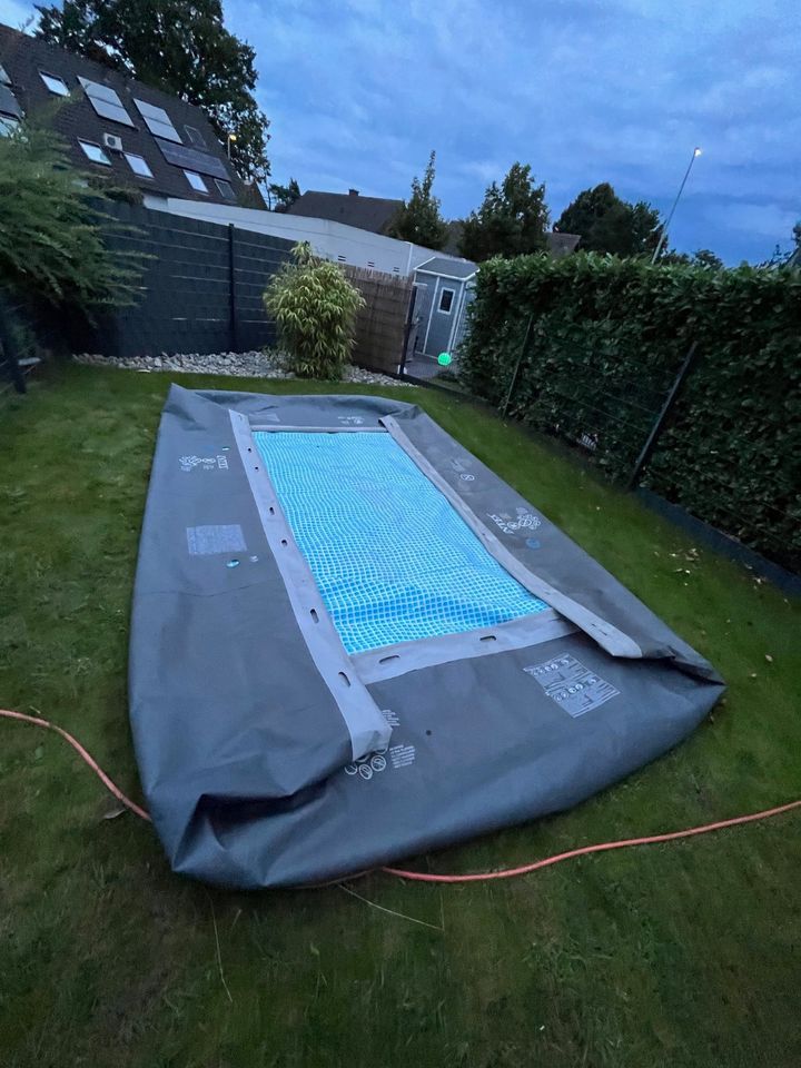 Pool Intex Ultra XTR 549 x 274 x 132 mit Sandfilterpumpe. in Dinslaken