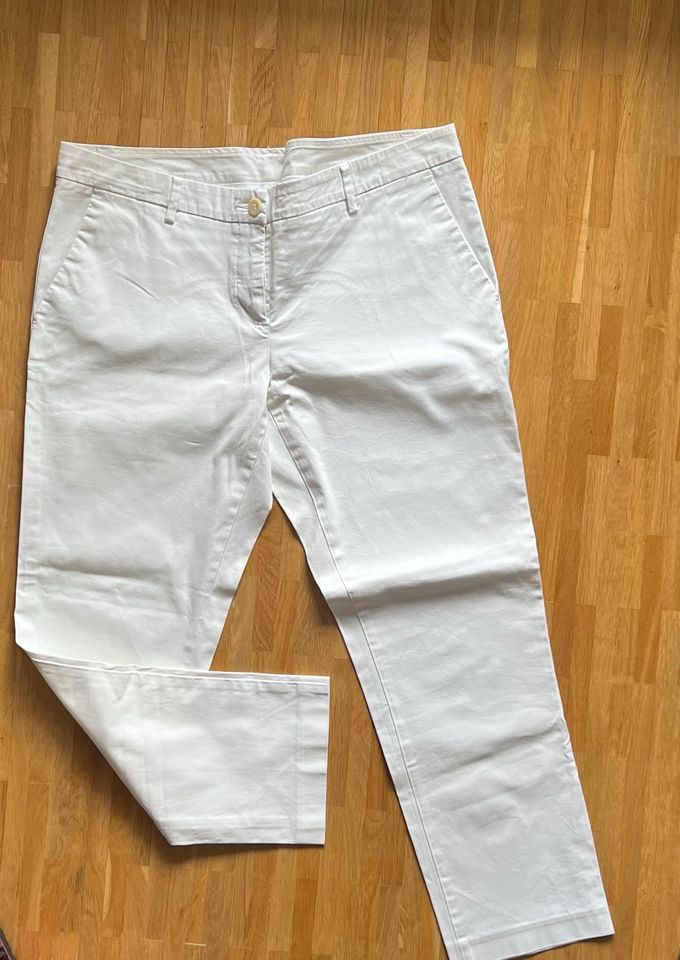 Chino Hose Gr. 42 weiß von BENETTON | Neuwertig in Düsseldorf