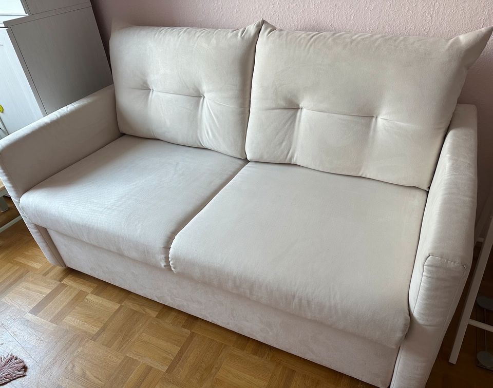 Sofa - Farbe: Creme Weiß. in München