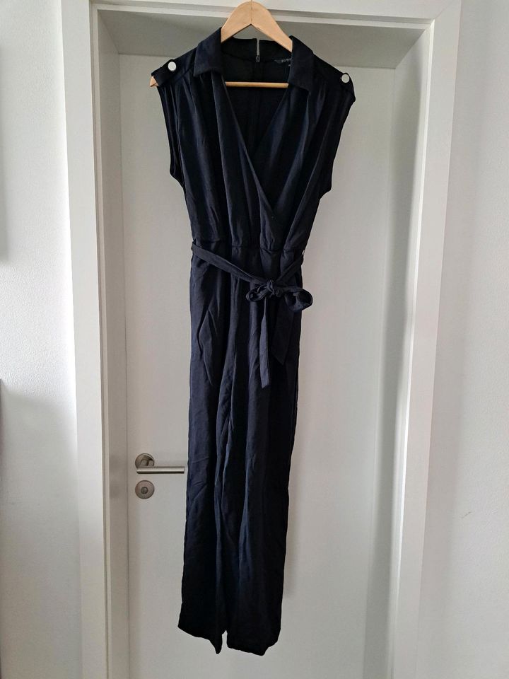 Neu und OVP Jumpsuit von Comma in Völklingen