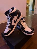 Air Jordan 1 MID weiß/blau Gr. 44,5 Berlin - Neukölln Vorschau