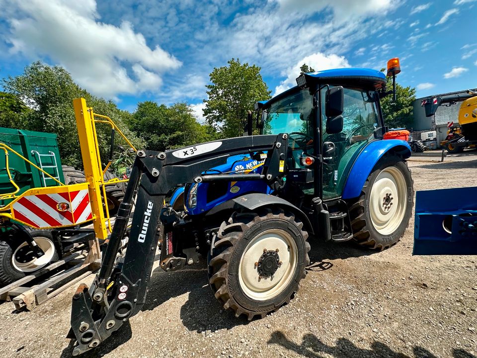 New Holland T4.65 S Traktor in Husum