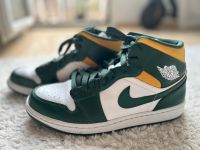 Nike air Jordan Schuhe grün/weiß Hessen - Bad Homburg Vorschau