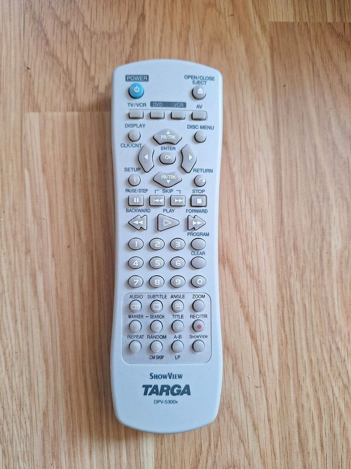 VHS Video und DVD Player von Targa DPV-5300x in München