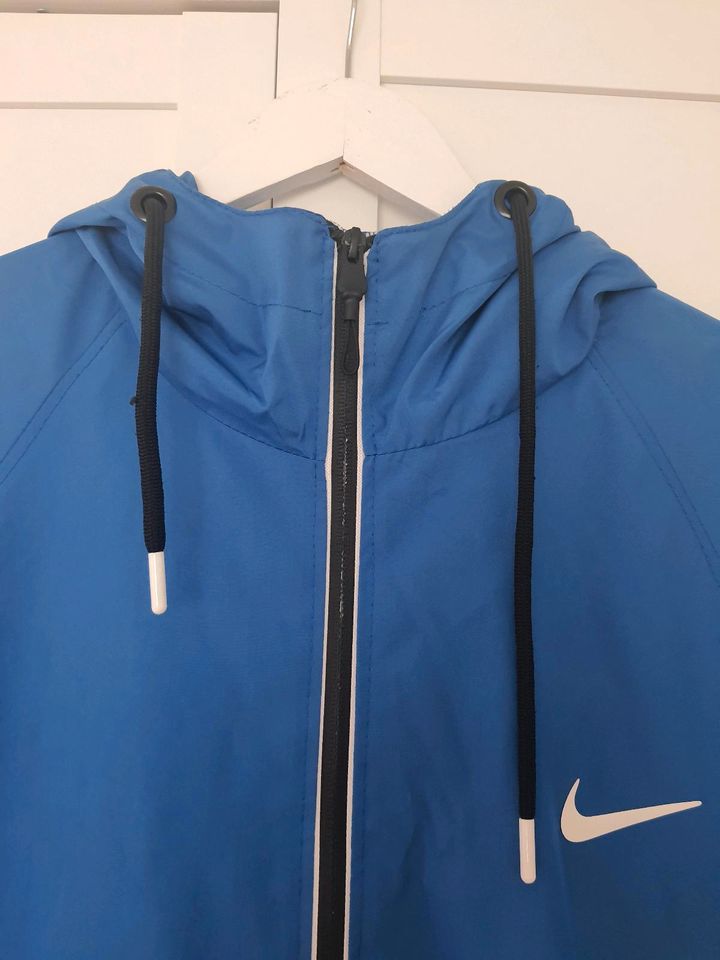 Nike Regenjacke in Filderstadt