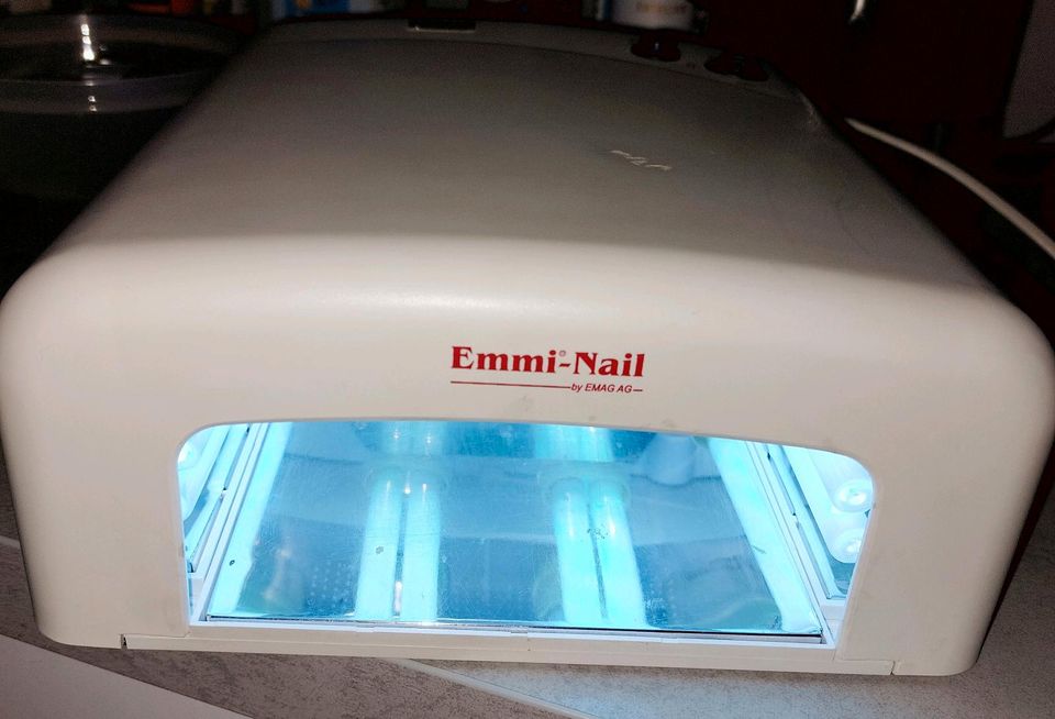 Emmi-Nail UV-Lack/Gel Lichthärtungsgerät *Top Zustand * in Ludwigsau