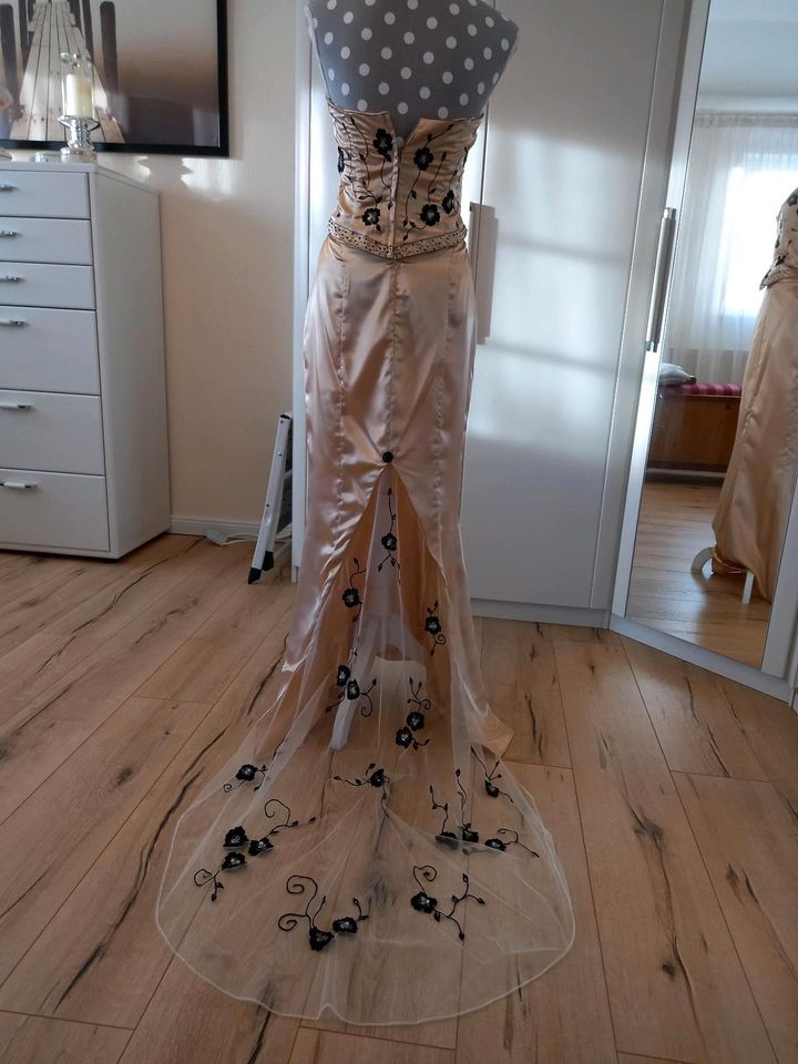 Traumhaft schönes 2-teiliges langes Kleid in Walsrode