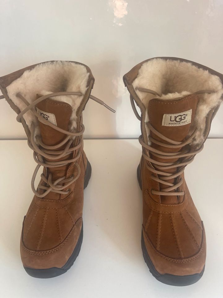 Winterstiefel UGG Adirondack Gefüttert Gr 38.5 in Pöttmes