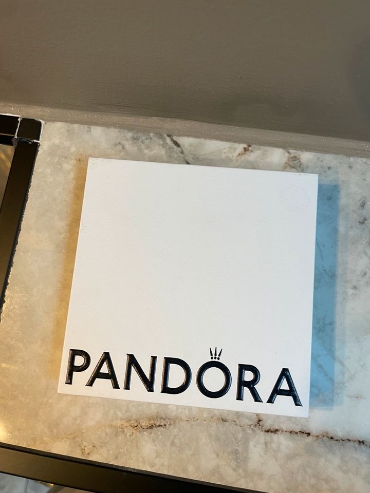 Pandora me charms ❤️ in Oldenburg