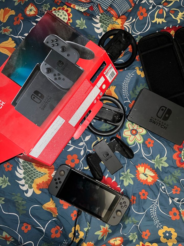 Nintendo Switch mit Original Karton in Metelen
