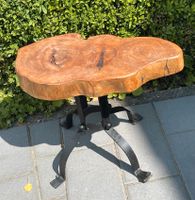 Beistelltisch Baumscheibe Holz Holzscheibe 54 x 28 x 44 Nordrhein-Westfalen - Hückeswagen Vorschau