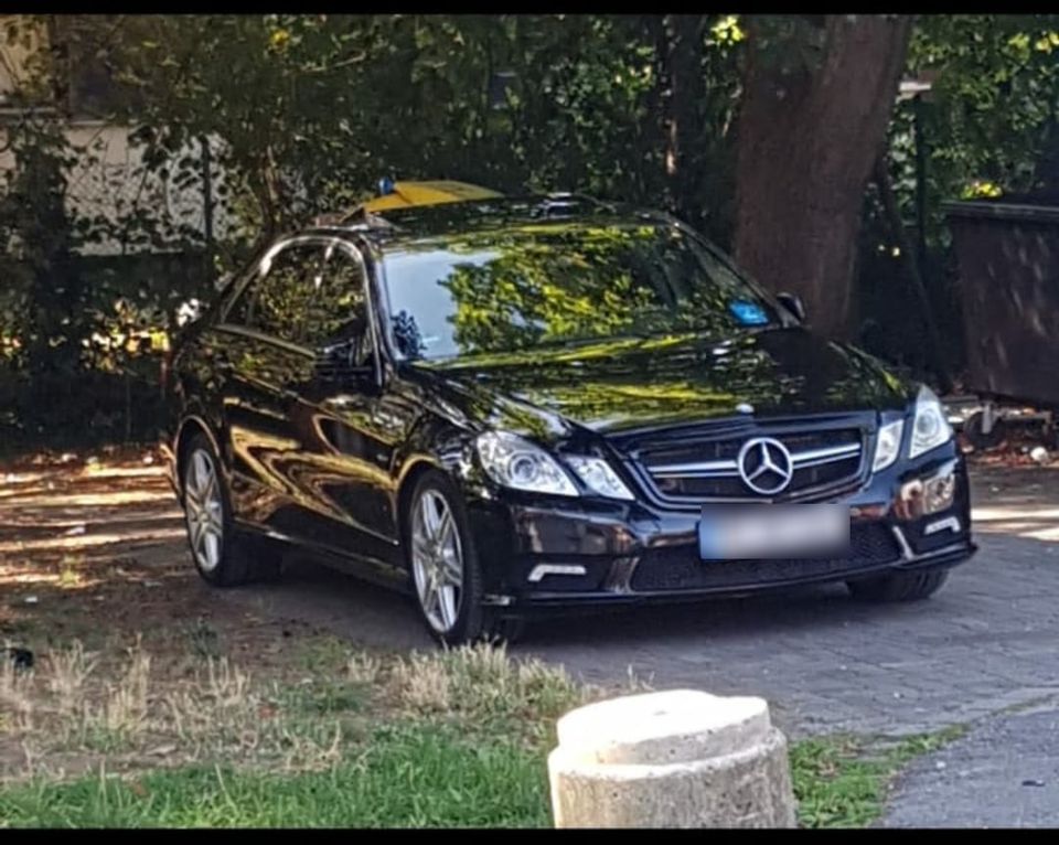 Mercedes Benz E Klasse AMG Paket 2010 in Paderborn