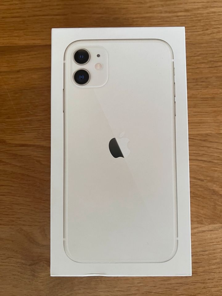 iPhone 11 64GB in White in Wolfhagen 