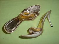 Goldene Mules 9cm Stiletto High Heels Pantoletten gr.41 Glitzer Bayern - Velburg Vorschau