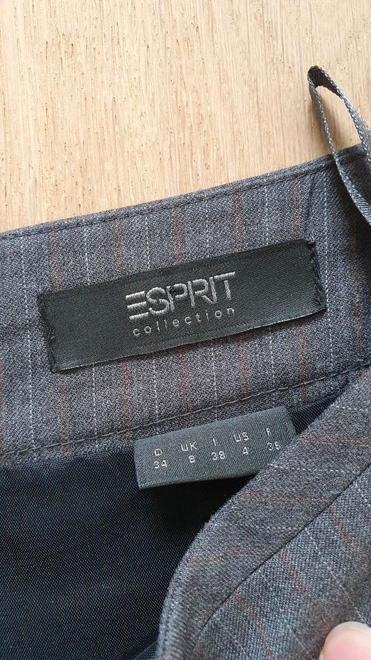 Esprit Rock + Blazer/Kostüm grau/Nadelstreifen in Böblingen