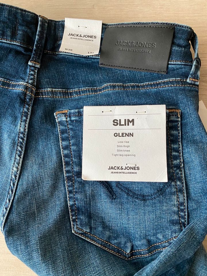 Jack and Jones Jeans Glenn Slim-Fit Gr. 28/32 NEU mit Etikett in Oppin