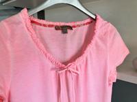 CommaT-Shirt mit Rüschenkragen Schleife neonpink Gr. S/ 36 Bayern - Hammelburg Vorschau