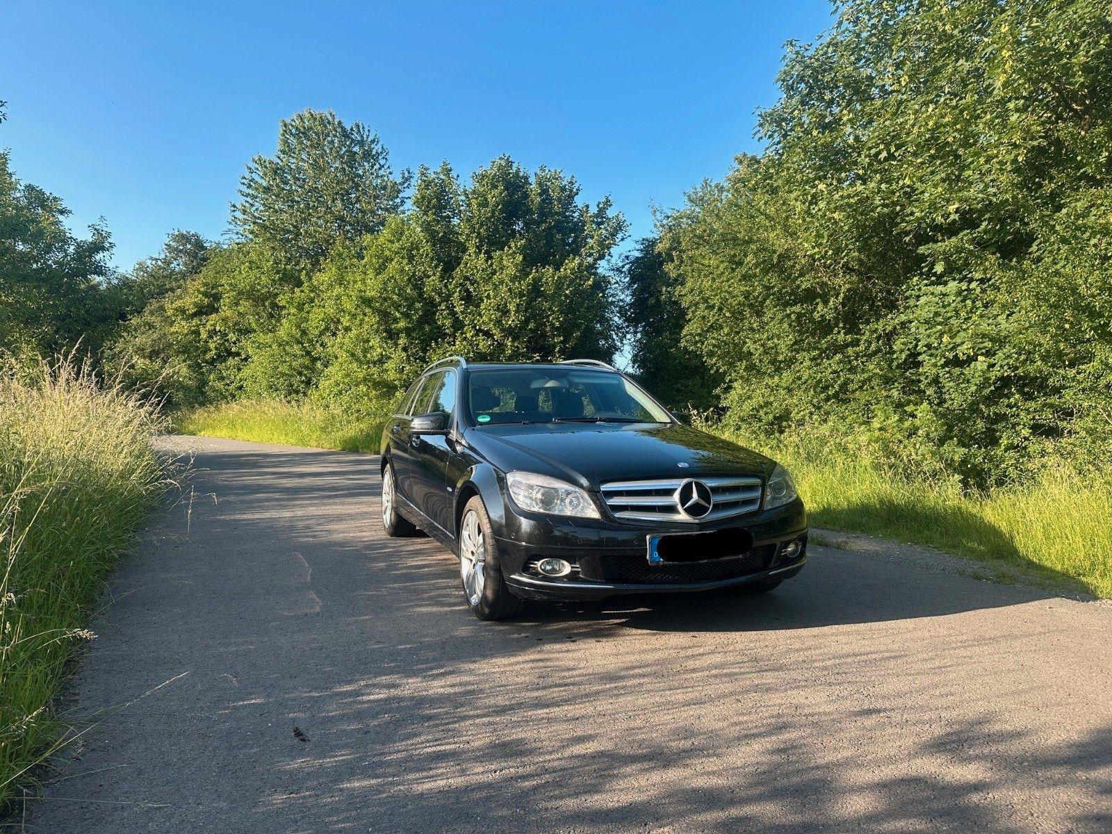 Abbildung des Autos Mercedes-Benz 220