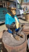 Bronze Statue "Affe mit Banane" Schleswig-Holstein - Altenmoor Vorschau