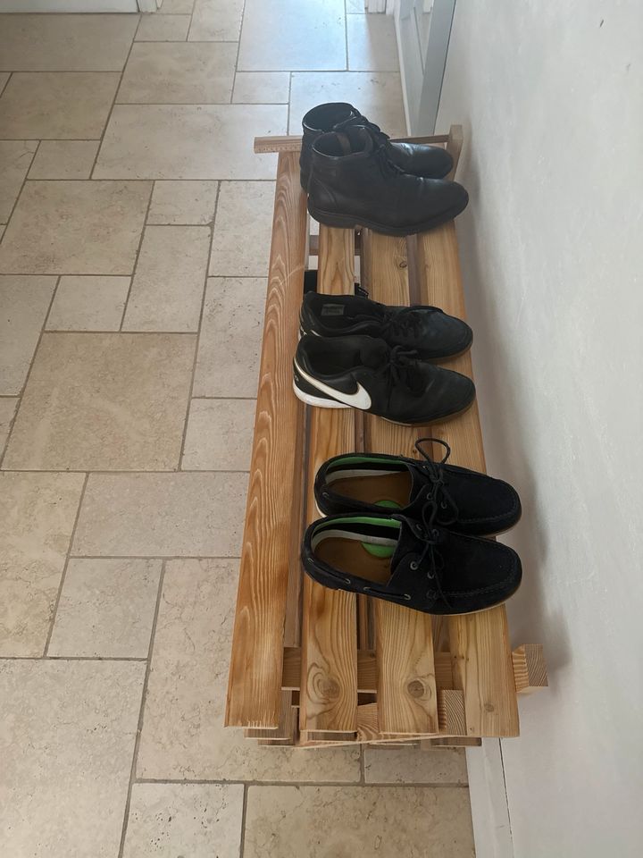 Schuhregal Schuhständer Schuhe in Maasbüll