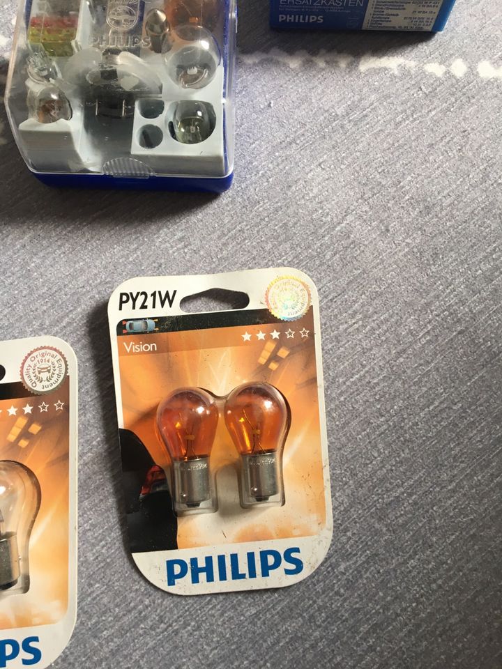 verschiedene Autolampen Set Konvolut Philips in Colbitz