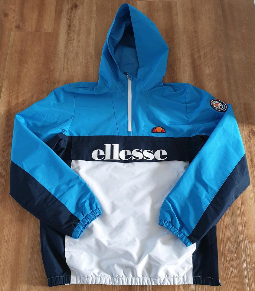 Hoodiejacke von Ellesee in Tessin