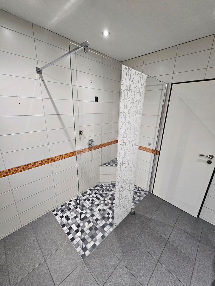 Duschtrennwand aus Sicherheitsglas 1,6m x 2m mit easy clean in Kiedrich