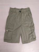 H&M etwas längere Shorts kurze Hose Bermudas grün Jungs  128 Bayern - Germering Vorschau