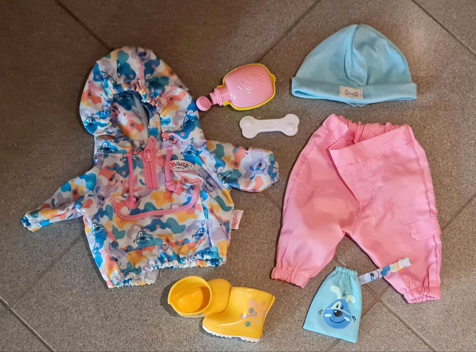 Baby Born Gassi Outfit mit Zubehör in Leipzig