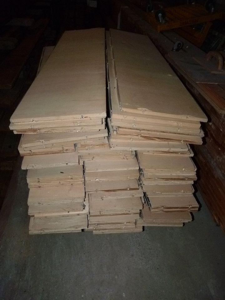 Sperrholzplatten 1,5m x 24cm x 15mm, je Stück in Merching