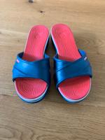 Crocs W11 Schlappen Sandalen Strandschuhe Gr.42/43 Köln - Nippes Vorschau