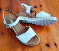 Gabor wie neu Pumps Keilabsatz Gr. 44 (9,5) Leder / Kork Berlin - Reinickendorf Vorschau