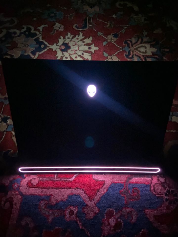 Dell Alienware M15 R7 Gaming Laptop in Berlin