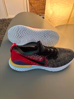 Nike Herren Epic React Flyknit 2 (Gs) Leichtathletikschuh Gr.46 Wandsbek - Hamburg Jenfeld Vorschau