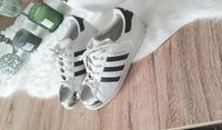 Adidas Superstar Sneaker Turnschuhe Größe 38 2/3 Sachsen - Oschatz Vorschau