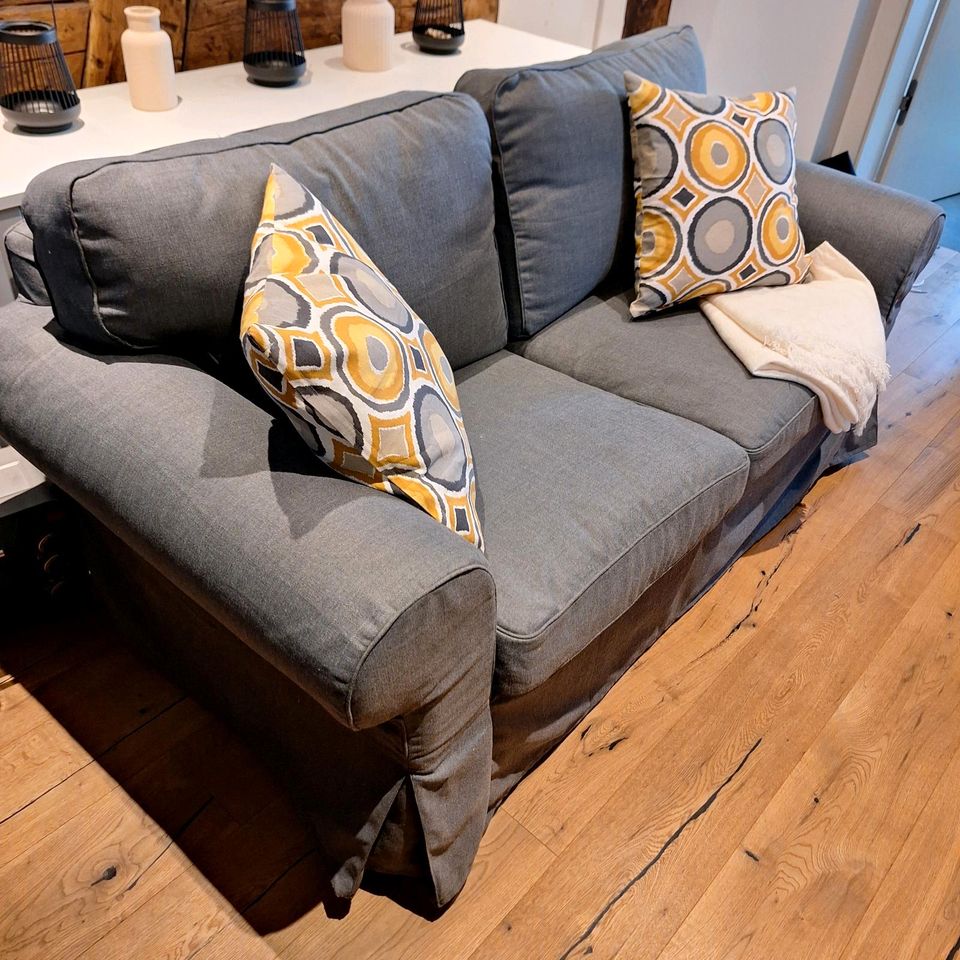 ❤️ Ikea Ektorp Couch Sofa Polstermöbel 2 Sitzer grau in Birkweiler