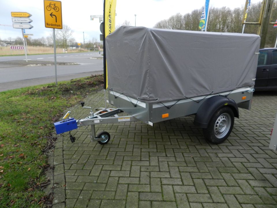 HUMBAUR Steely 750 PKW Anhänger mit Plane u. Spriegel u. Stützrad in Stadland