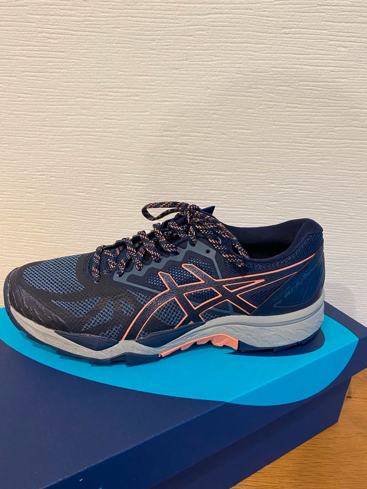 ASICS Gel-FujiTrabuco 6  Sportschuh Größe 40 neu in Husum