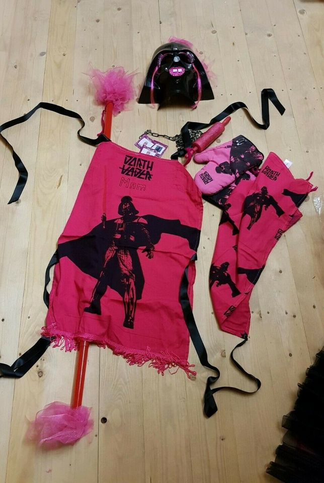 Damen Kostüm Karneval/Fasching Darth Vader pink, mit div. Zubehör in Niederzier