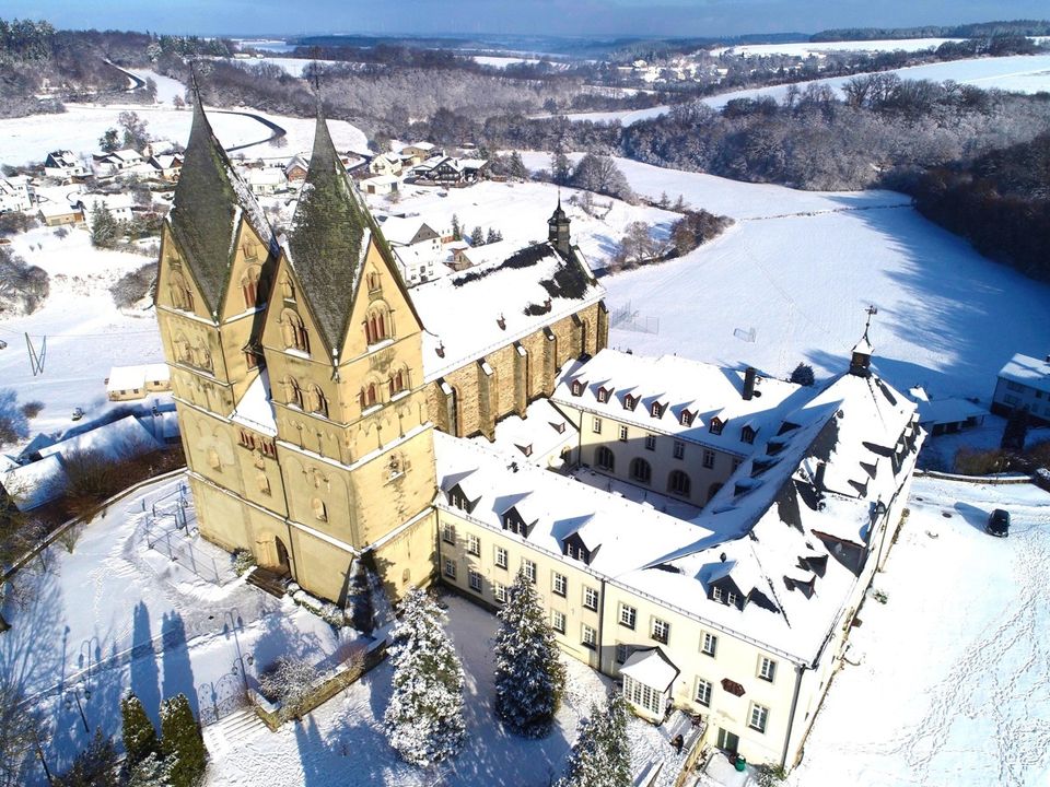 Wunderschön gelegene Klosteranlage mit vielfältigen Nutzungsmöglichkeiten im Hunsrück in Ravengiersburg