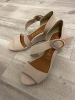 Tamaris Keilsandalette 40 beige Gold neu Hessen - Niedenstein Vorschau