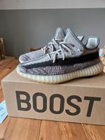Yeezy Boost V2 Zyon 43 1/3 Hessen - Niedernhausen Vorschau