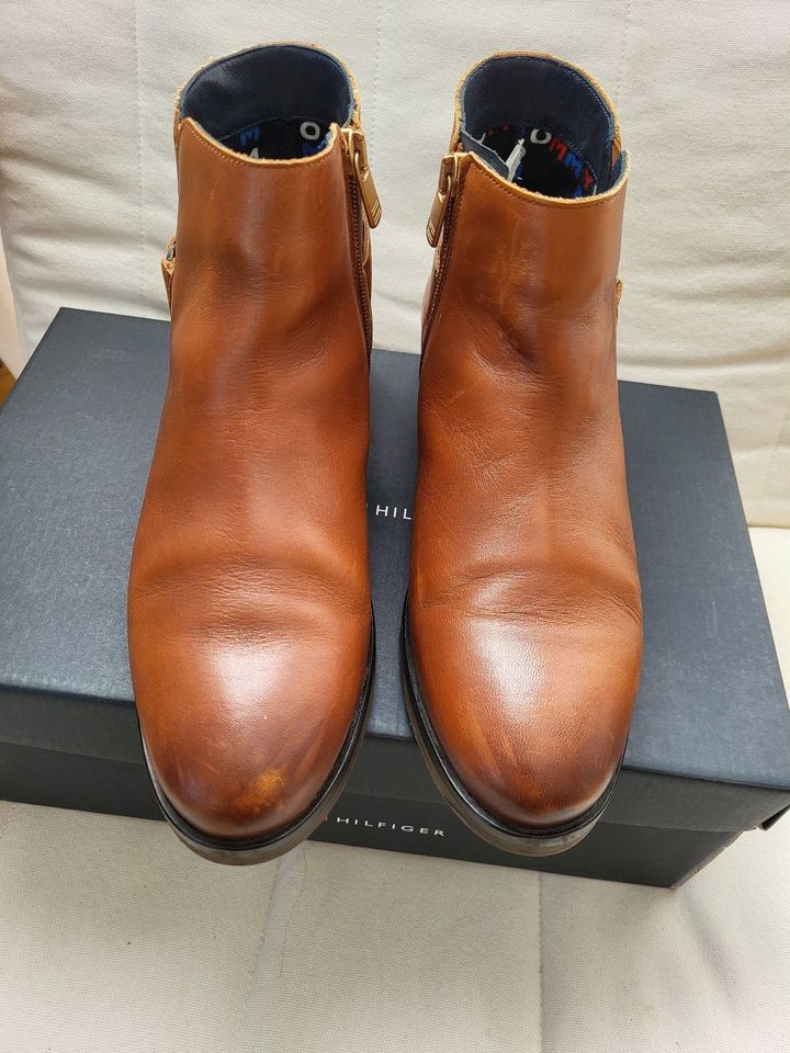 Tommy Hilfiger * Stiefeletten * braun* Leder in Köln