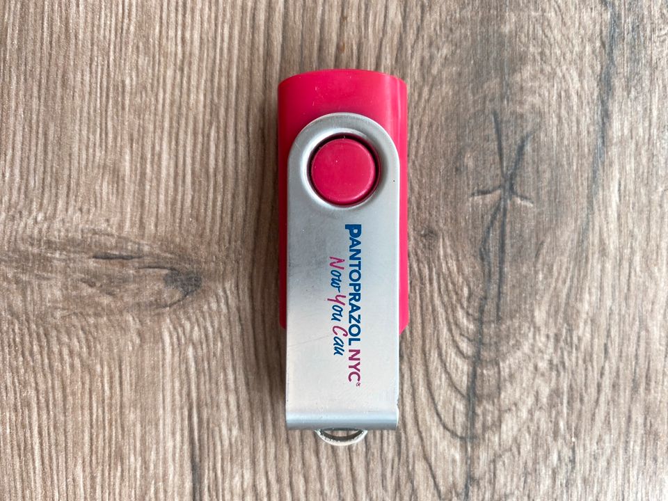 USB Stick Pantoprazol NYC Basic Line Rot Rosa 1GB in Tuttlingen